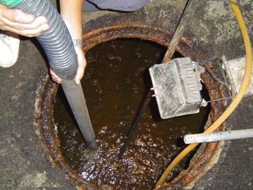 中平镇隔油池清理